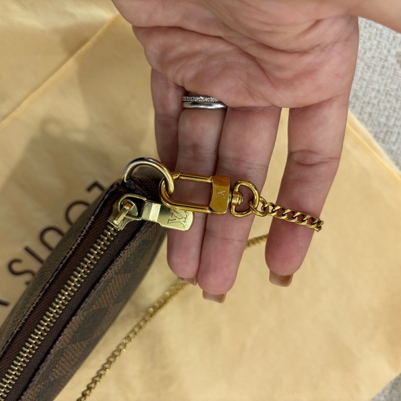 Authentic Louis Vuitton limited edition. Pochette damier ebene travel mini - Picture 10 of 15